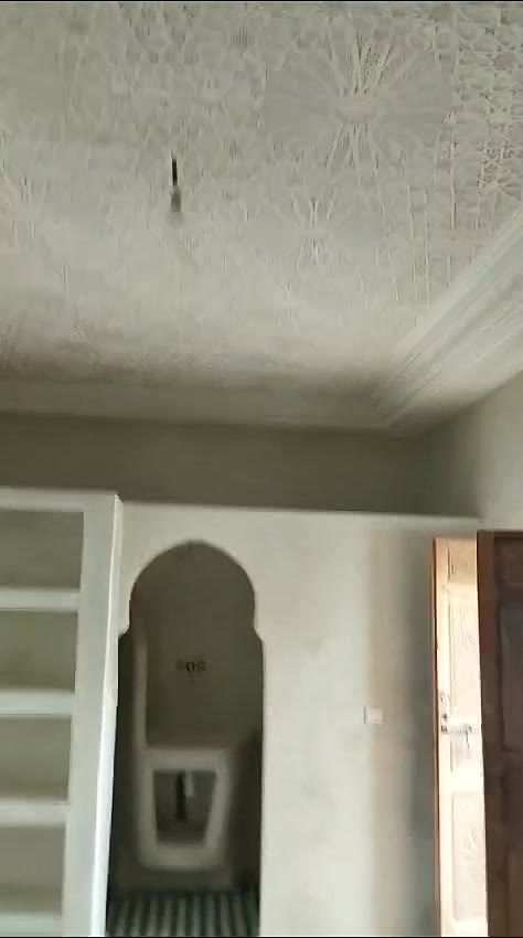 Salle d’eau avec niche en arc