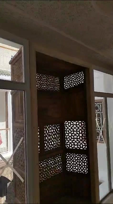 Moucharabieh en bois sculpté