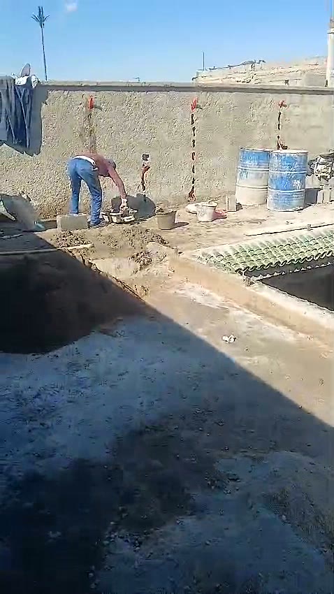 Structure et toiture en cours